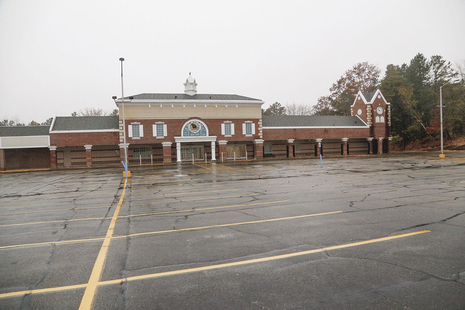 Two-store facade change OK'd for Northway Plaza